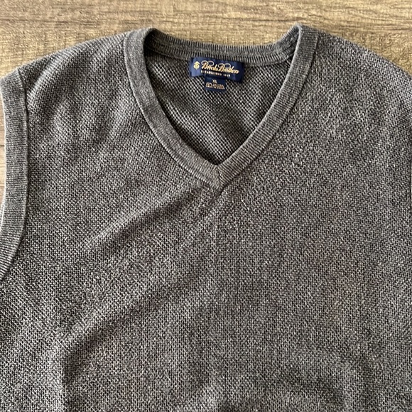 Brooks Brothers Cotton/Cashmere Sweater Vest - Size XL - Picture 2 of 6